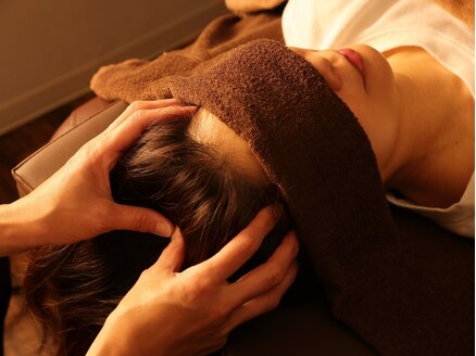 もみほぐし・オイルリンパマッサージ・ドライヘッドスパ・足つぼ専門サロン~MANUKA~