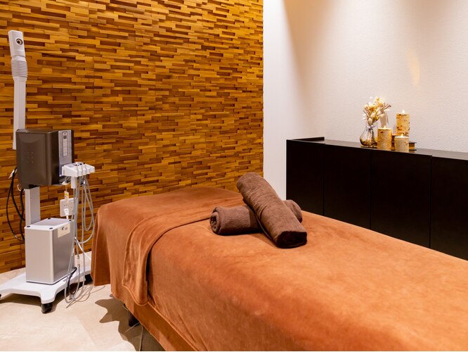 GLOW TOTAL BEAUTY DESIGN